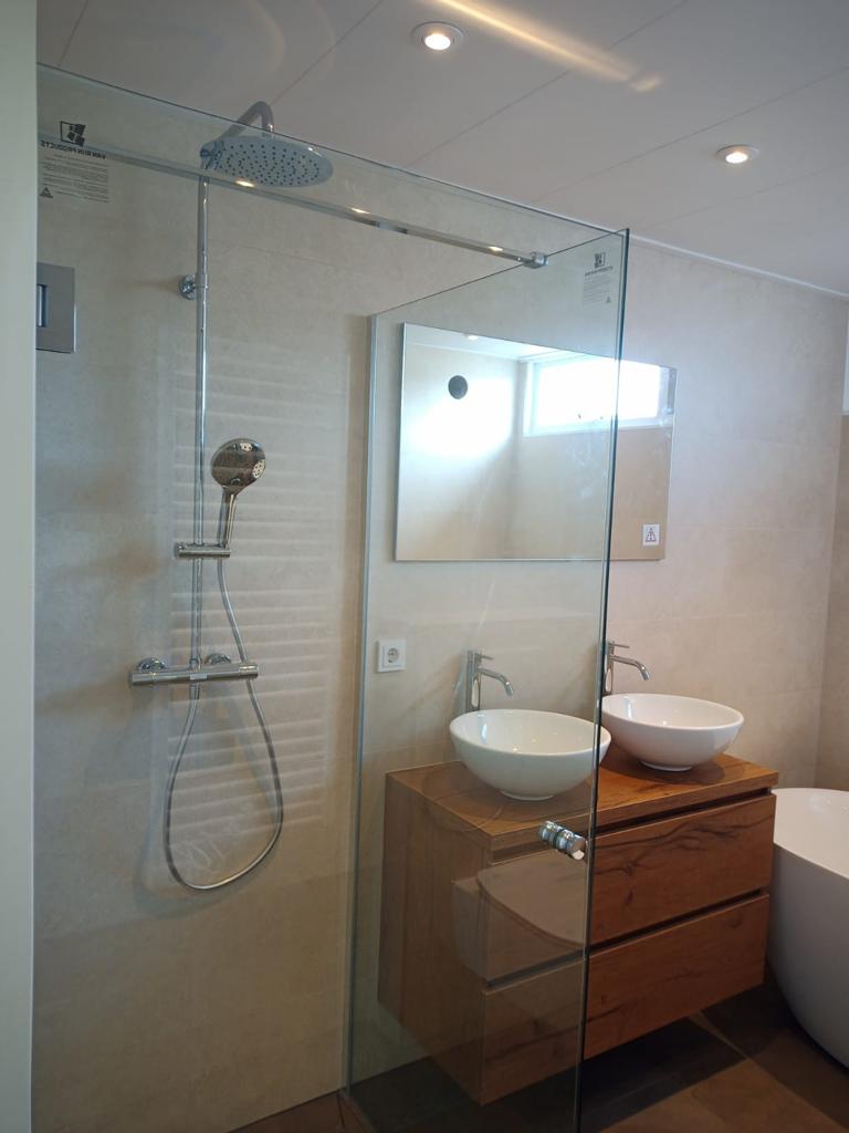 90Ff5b24 3Aa0 479B B00c 64Ccdcfc89c8