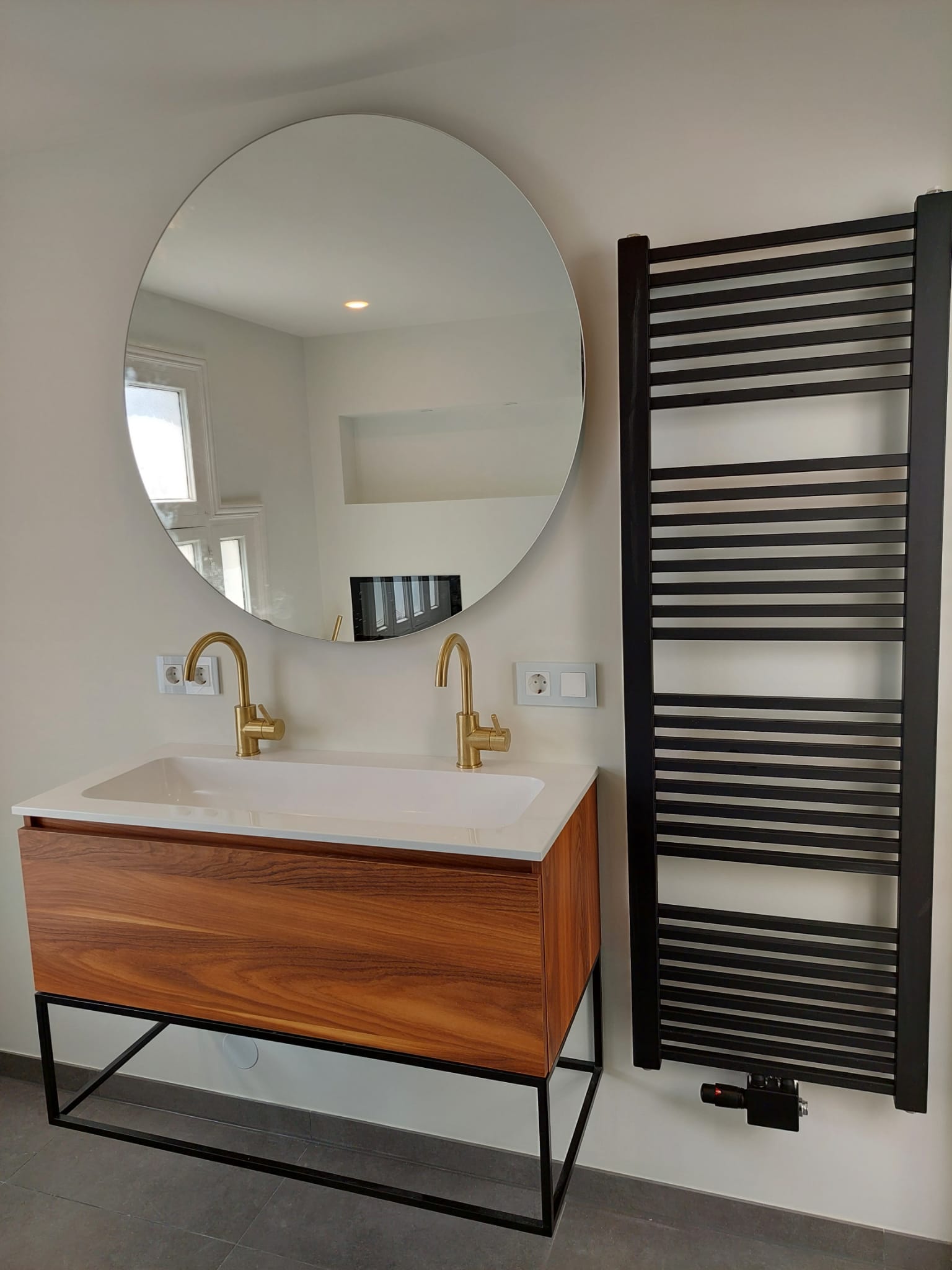 372924B6 6A21 487B Bd4b 87Ec3ffafcfc